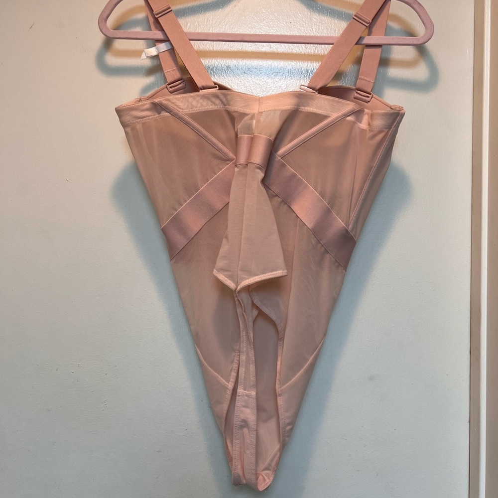 DKNY corset style thong bodysuit with adjustable straps - Picture 4 of 6